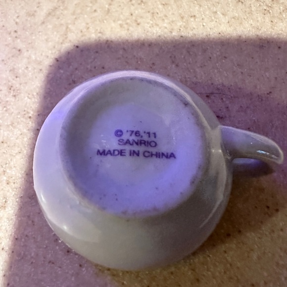 Hello Kitty Sanrio Tiny Tea Cup - Picture 7 of 7